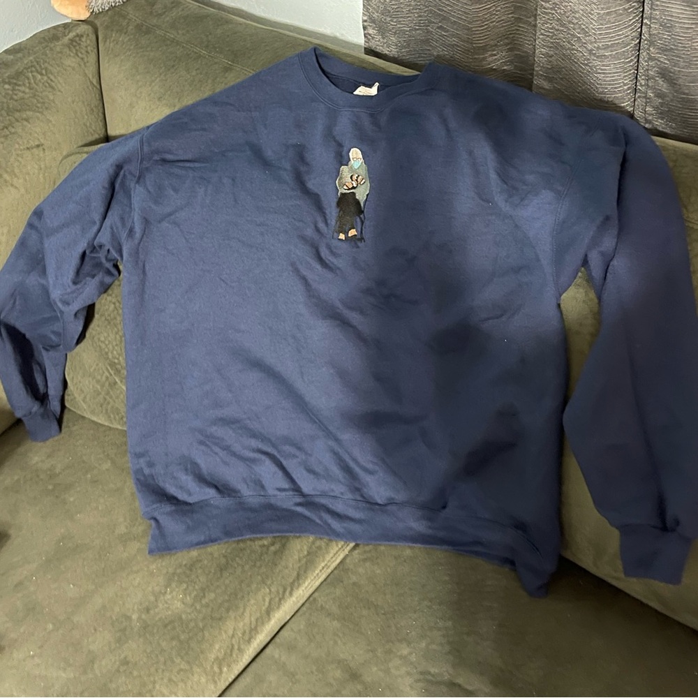 NAVY BERNIE SANDERS SWEATSHIRT WITH FACE MASK